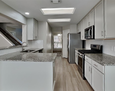 6810 Mahan Wood Drive - Photo Thumbnail 3