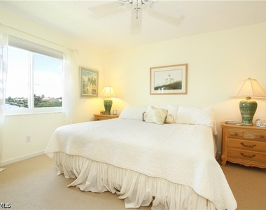 10686 Gulf Shore Drive - Photo Thumbnail 7