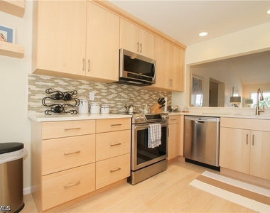 10686 Gulf Shore Drive - Photo Thumbnail 3