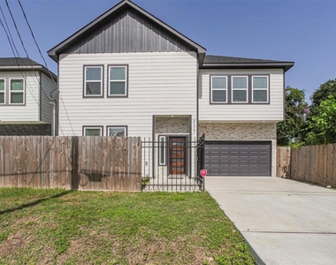 9307 Tower Street - Photo Thumbnail 5