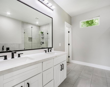 9307 Tower Street - Photo Thumbnail 12
