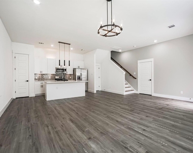 9307 Tower Street - Photo Thumbnail 9