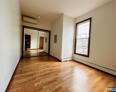242 Brook - Photo Thumbnail 7