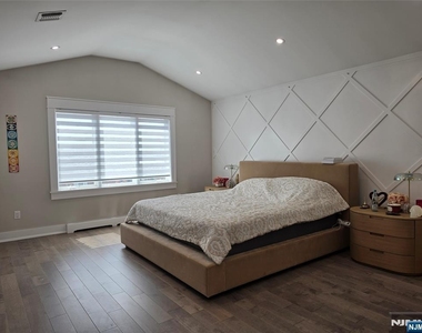 60 Brinkerhoff - Photo Thumbnail 4