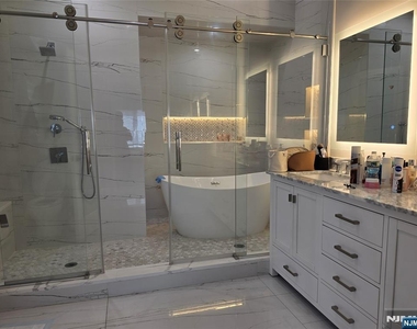 60 Brinkerhoff - Photo Thumbnail 5