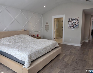 60 Brinkerhoff - Photo Thumbnail 6