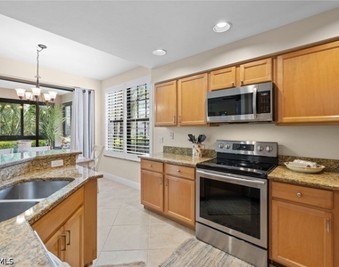 27190 Oakwood Lake Drive - Photo Thumbnail 10