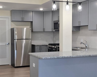 512 Kearny - Photo Thumbnail 3