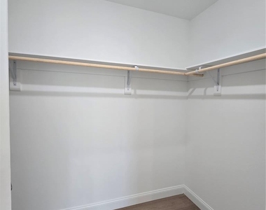 512 Kearny - Photo Thumbnail 10