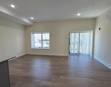 512 Kearny - Photo Thumbnail 7