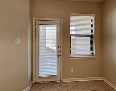 29712 Buffalo Canyon Drive - Photo Thumbnail 3