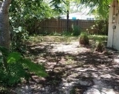 7472 San Carlos Boulevard - Photo Thumbnail 5