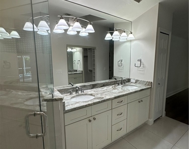 21194 Old Oak Place - Photo Thumbnail 10