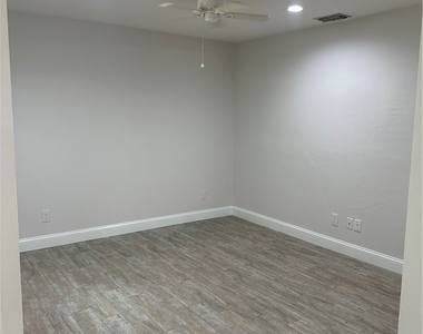 21194 Old Oak Place - Photo Thumbnail 15