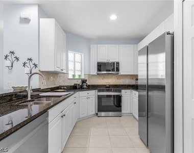 1405 Sweetwater Cove - Photo Thumbnail 5