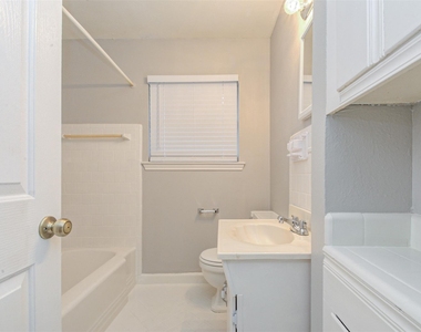 2219 Wakefield Drive - Photo Thumbnail 14