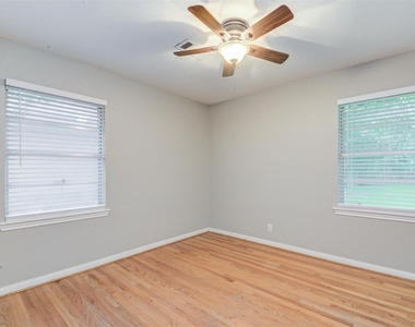 2219 Wakefield Drive - Photo Thumbnail 12