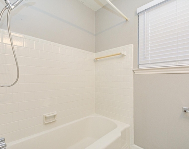 2219 Wakefield Drive - Photo Thumbnail 15