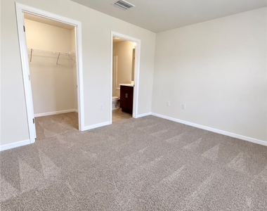 9018 S Castle Circle - Photo Thumbnail 4