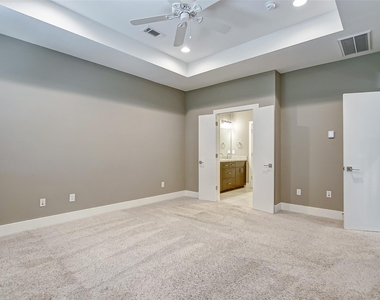 2217 St Emanuel Street - Photo Thumbnail 10