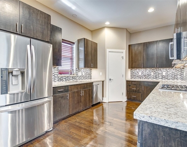 2217 St Emanuel Street - Photo Thumbnail 6