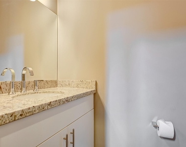 2217 St Emanuel Street - Photo Thumbnail 4