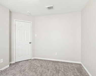 4326 Pecos River Drive - Photo Thumbnail 10