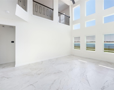 6026 Royal Palm Drive - Photo Thumbnail 6