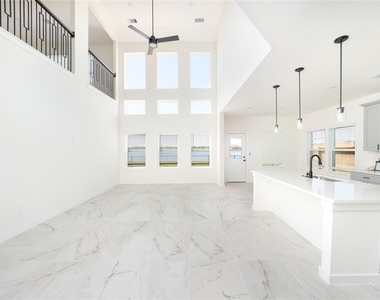 6026 Royal Palm Drive - Photo Thumbnail 5