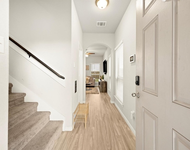 6516 Macroom Meadows Lane - Photo Thumbnail 2