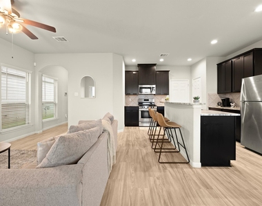 6516 Macroom Meadows Lane - Photo Thumbnail 6