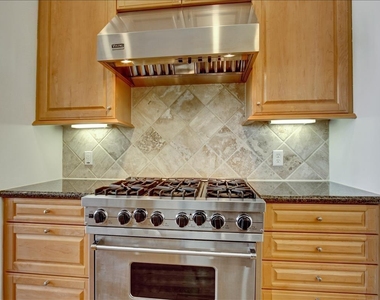 2318 Welch Street - Photo Thumbnail 13