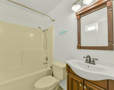 4214 Nueces Drive - Photo Thumbnail 15