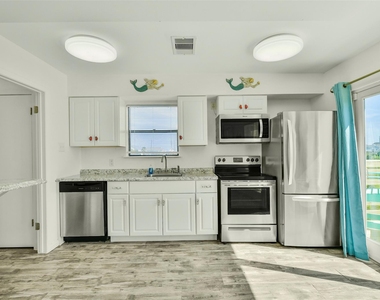 4214 Nueces Drive - Photo Thumbnail 9