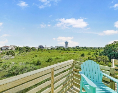 4214 Nueces Drive - Photo Thumbnail 2