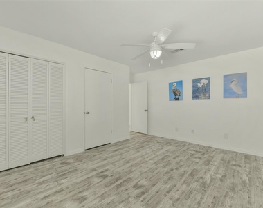 4214 Nueces Drive - Photo Thumbnail 21