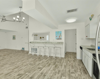 4214 Nueces Drive - Photo Thumbnail 12