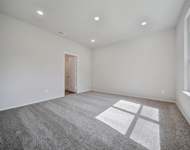 1111 Yellowstone River Rd - Photo Thumbnail 11