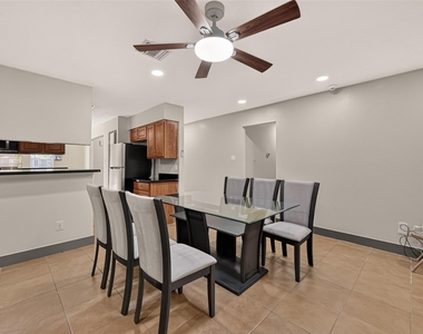 7402 Londres Drive - Photo Thumbnail 16