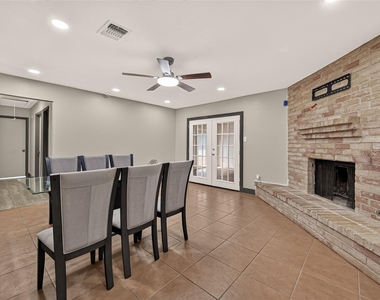 7402 Londres Drive - Photo Thumbnail 17