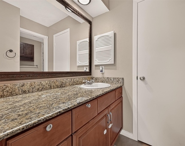 7402 Londres Drive - Photo Thumbnail 31