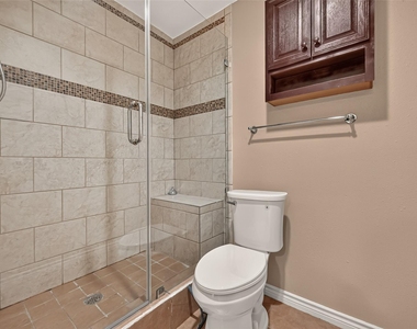 7402 Londres Drive - Photo Thumbnail 30