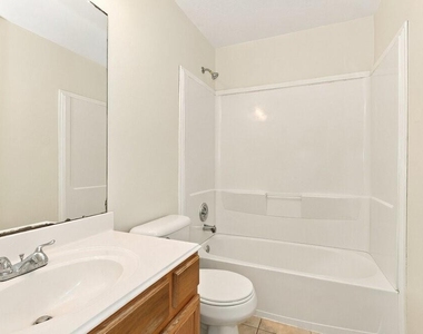 9619 Siano Pines Drive - Photo Thumbnail 13