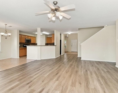 9619 Siano Pines Drive - Photo Thumbnail 3