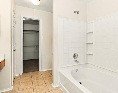 9619 Siano Pines Drive - Photo Thumbnail 9