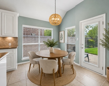 3118 Valley Court - Photo Thumbnail 7
