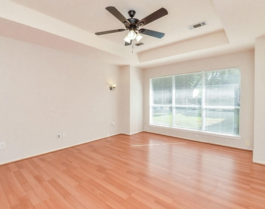 19715 Lindenfield Court - Photo Thumbnail 11