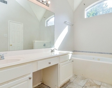 19715 Lindenfield Court - Photo Thumbnail 25