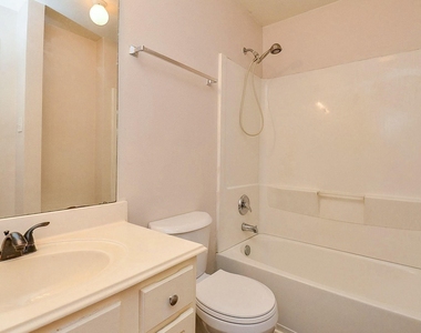 19715 Lindenfield Court - Photo Thumbnail 8