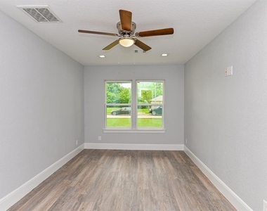 5215 Cosby Street - Photo Thumbnail 9